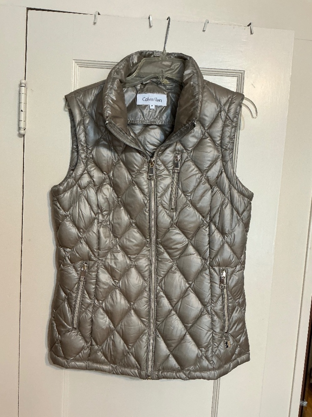 Calvin Klein Metallic Diamond-Quilted Puffer Vest (Size M)